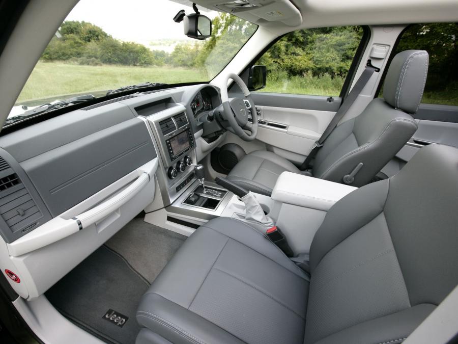  Jeep Cherokee Limited CRD 2007 года  (UK) (фото 5 из 30)